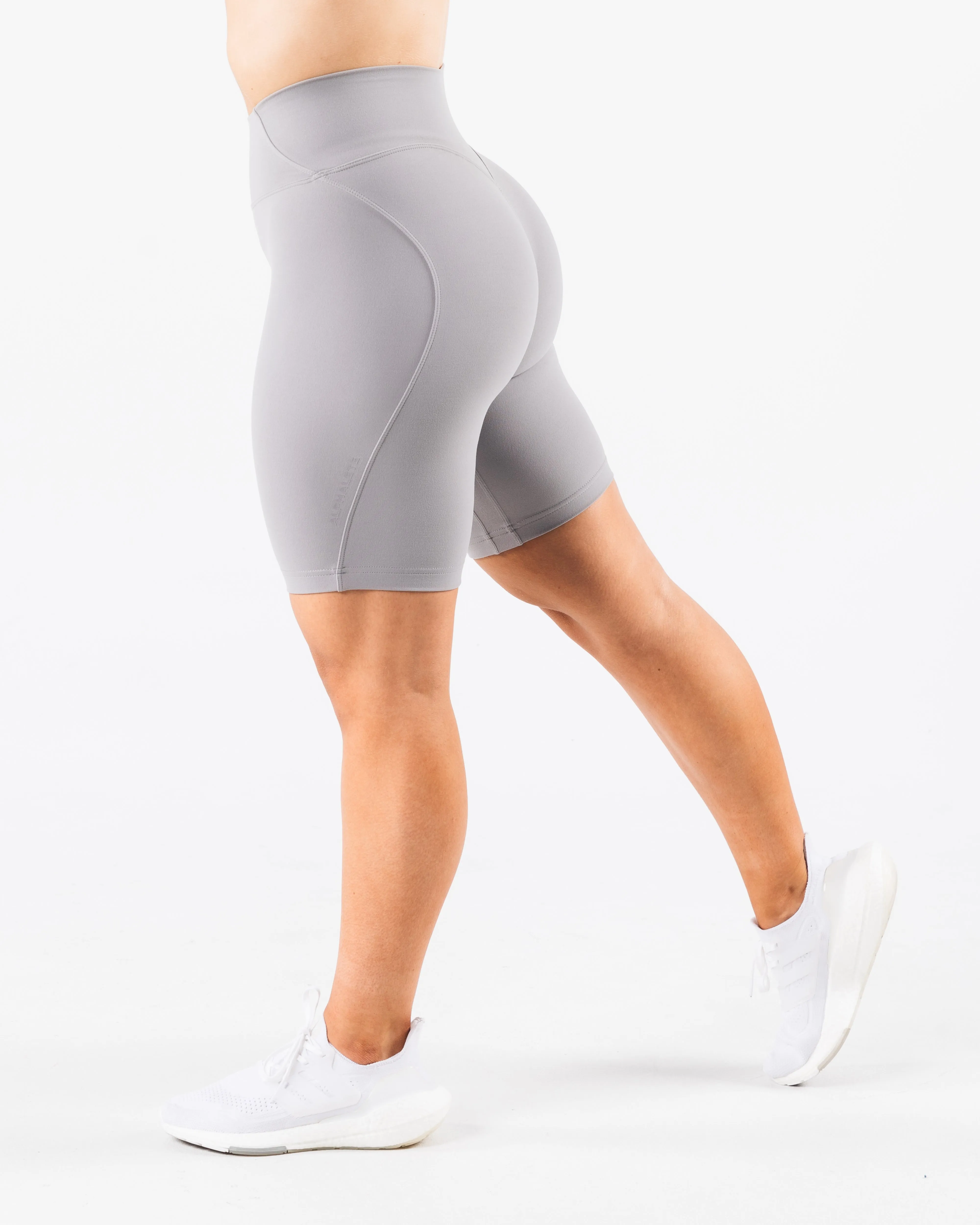 Aura Short 9" - Smoke