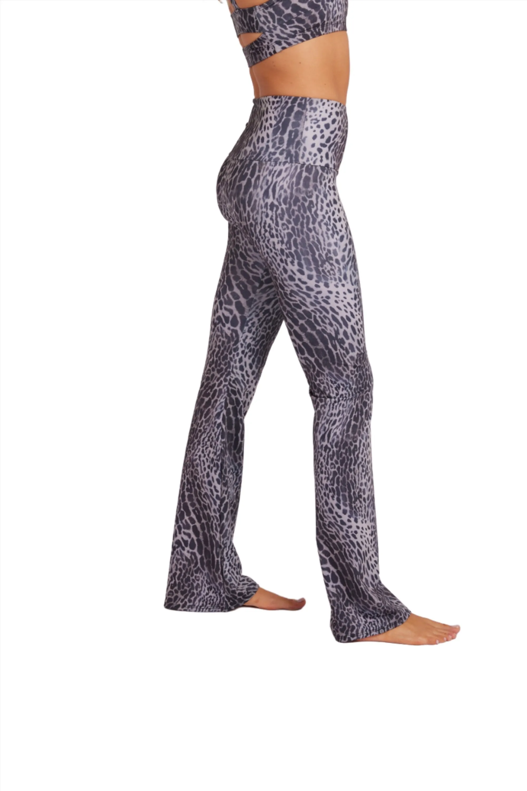 Onzie Studio Flare Pant 2284